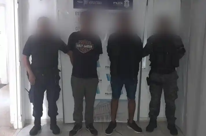 Según se estableció, ambos habían ingresado al inmueble a través de una ventana.