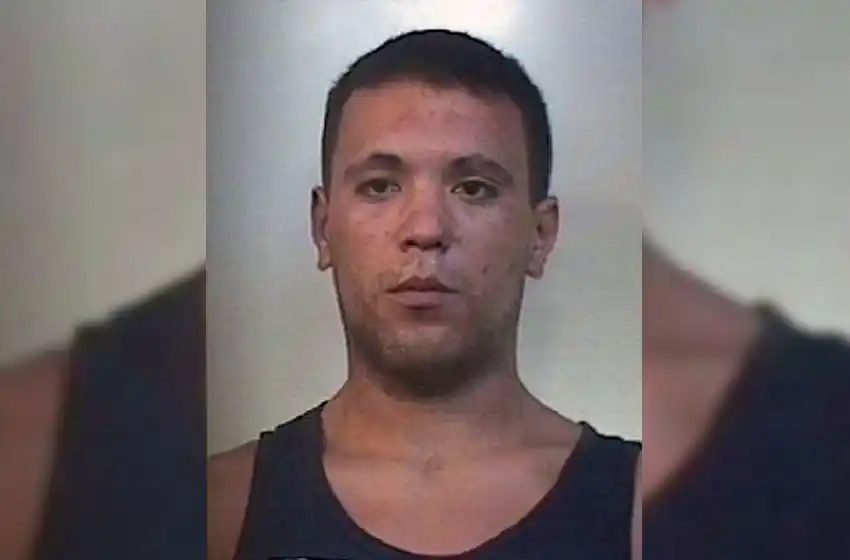 Lo condenaron a 7 años de cárcel por escuchar la frecuencia policial