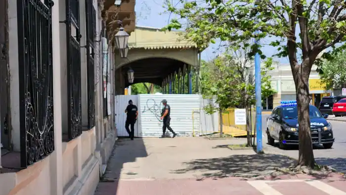 Denunciaron nuevos intentos de “usurpación” de la Recova Ripamonti: habría gente ingresando frazadas - 3