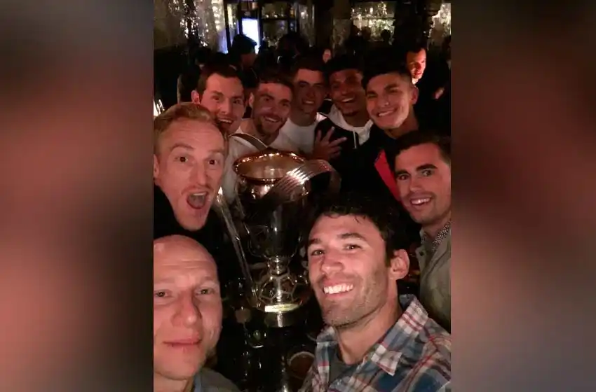 Parte del equipo del Tata Martino festejó el título de la MLS con strippers sobre la copa