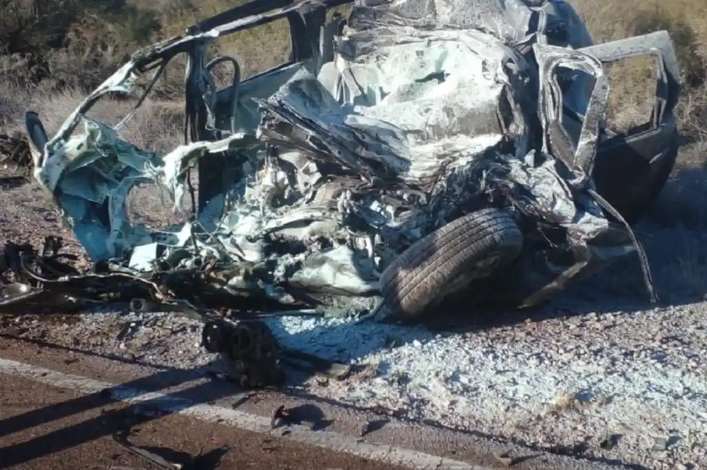 El conductor del vehículo menor perdió el control y se cruzó de carril