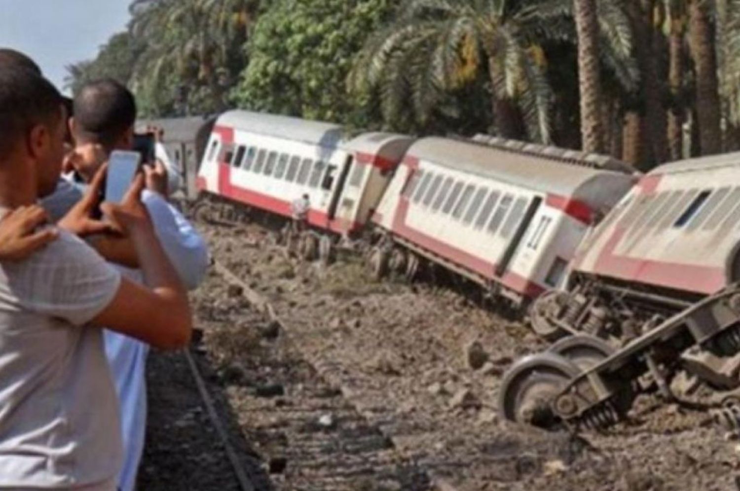 Al menos 25 muertos tras descarrilar un tren en una provincia congoleña