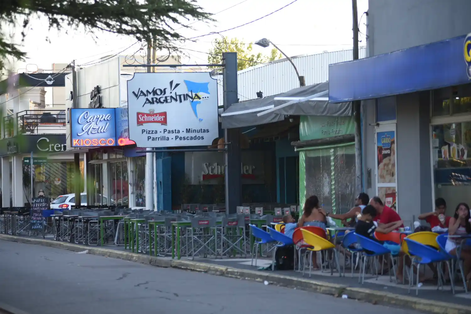 Los Boliches deberán permanecer cerrados: los bares y restaurantes trabajarán limitados