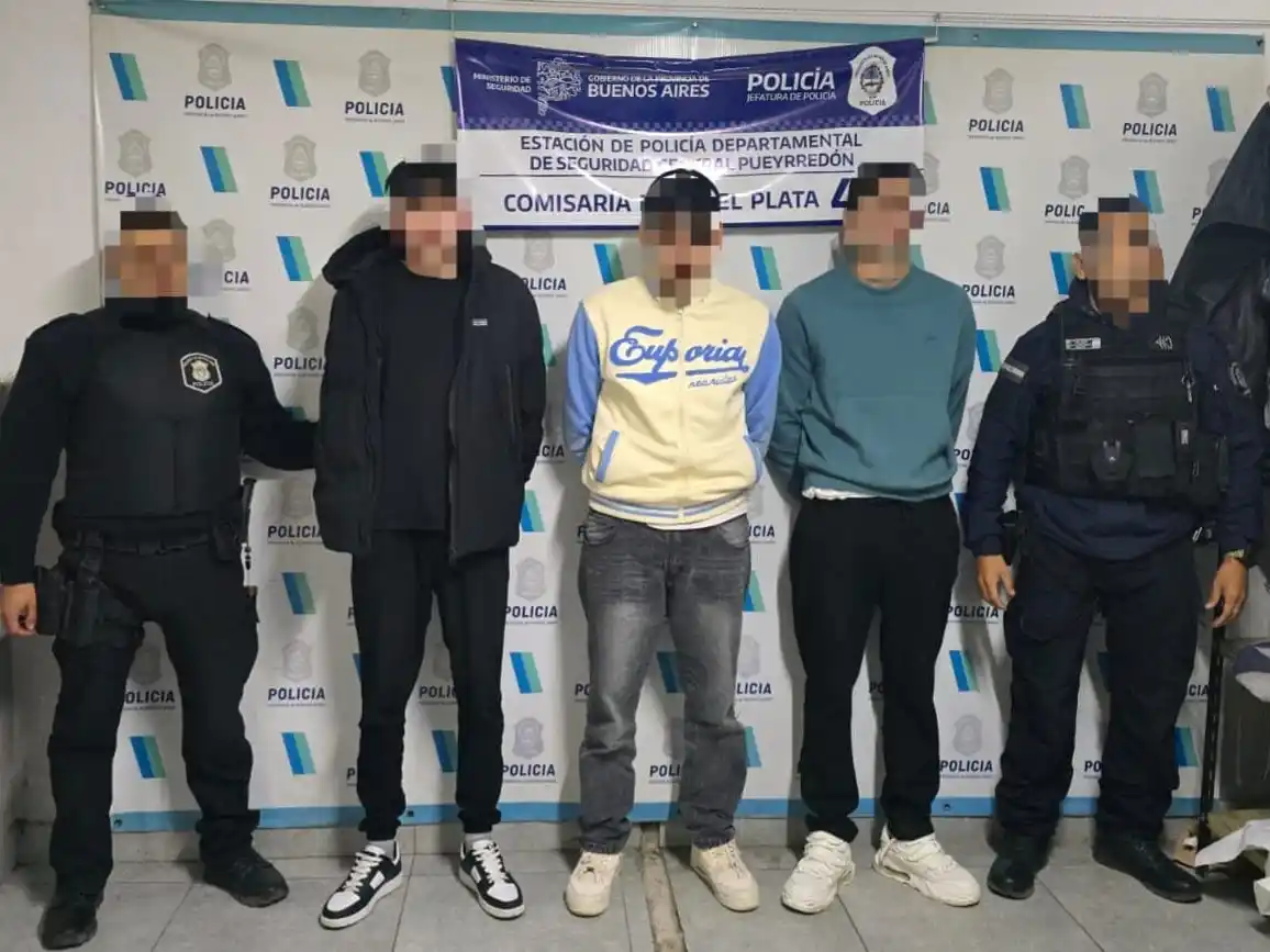 Todo comenzó con un alerta al 911 que advertía sobre movimientos sospechosos: varias personas saliendo de un comercio tras un supuesto hecho delictivo.