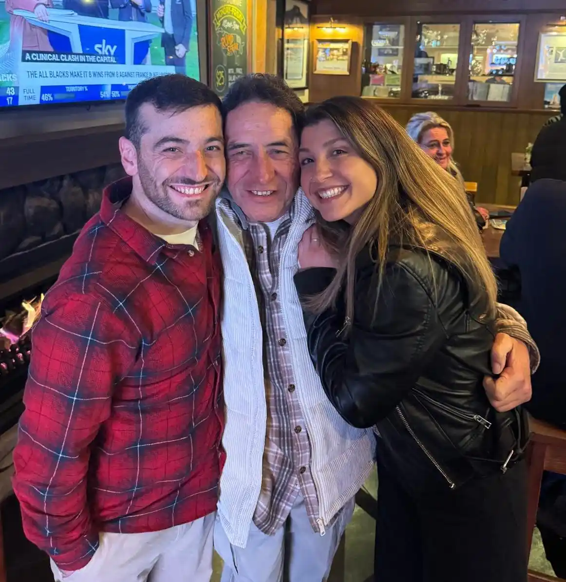 Harry de Nueva Zelanda y Nico de Argentina. Compañeros de trabajo desde hace dos años y medio-