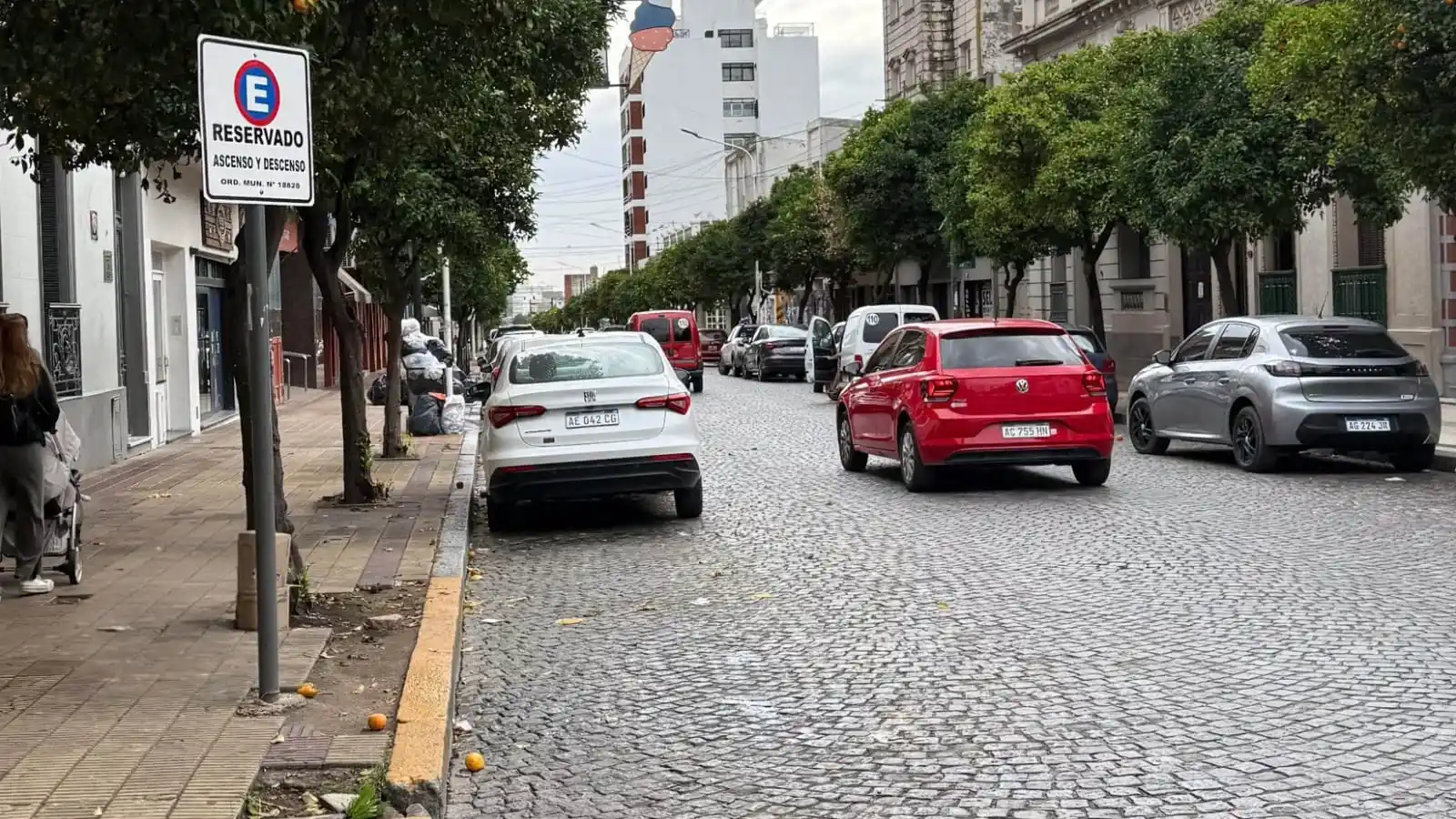 La Comisión de Transporte y Tránsito del Concejo podrá en revisión la ordenanza que otorga los permisos de reserva de estacionamiento.