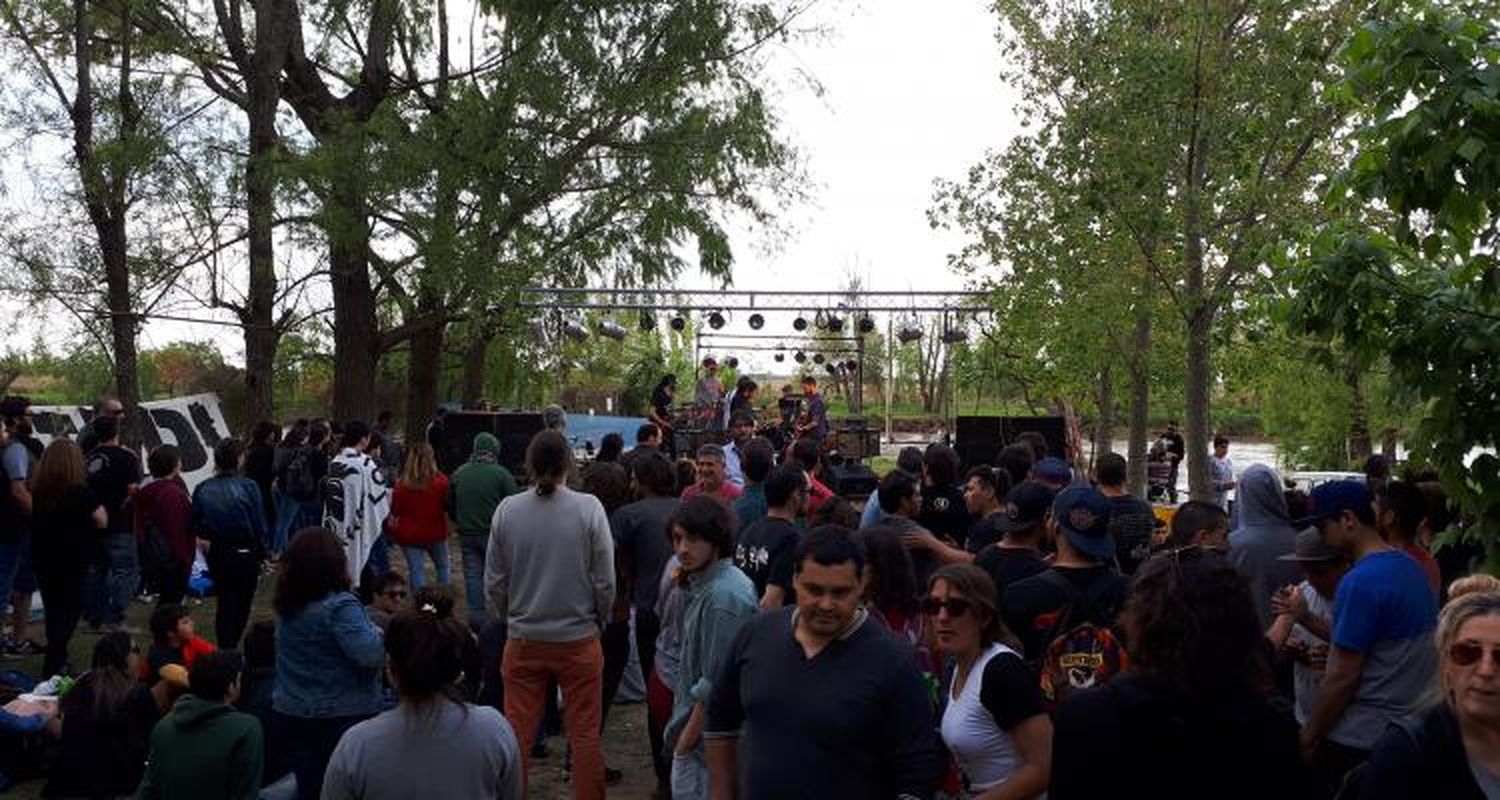 Canaletas Rock celebra 10 años con ocho bandas en El Viejo Astillero