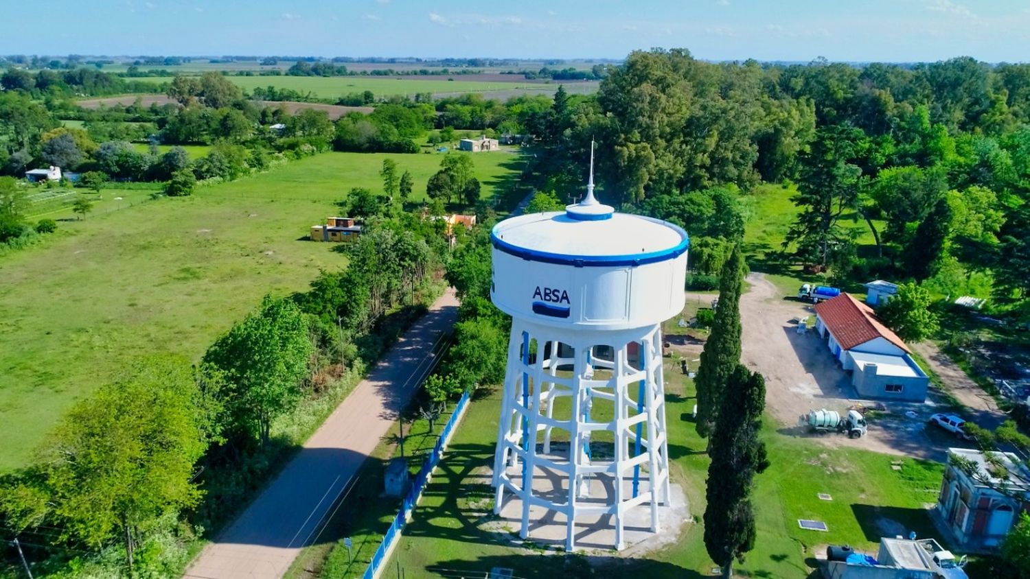 Senadores radicales proponen eximir de la factura de agua a jubilados de la mínima