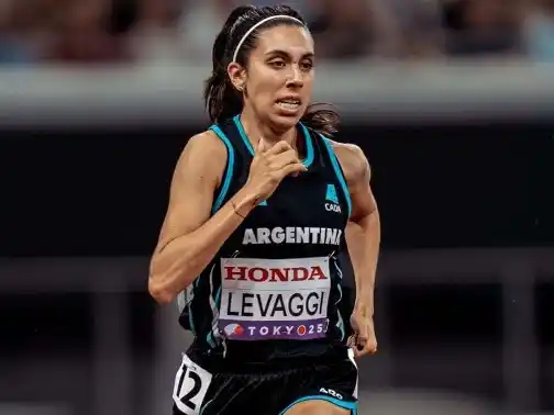 La deportista se colgó dos medallas de oro en los Iberoamericanos de atletismo en Lima, Perú