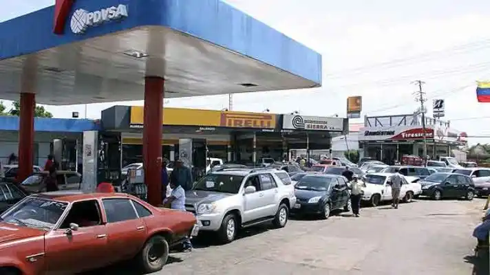 COLECTIVO EN LARA secuestra a dirigente chavista y luego aparece detenida por «denunciar mafias de la gasolina»