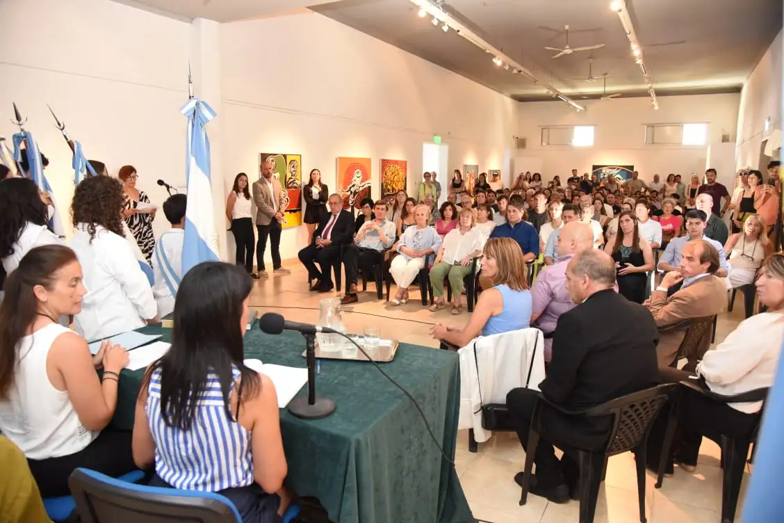“Acá hay un Estado que no se desentiende”, dijeron en la sesión de asunción de los nuevos consejeros escolares.