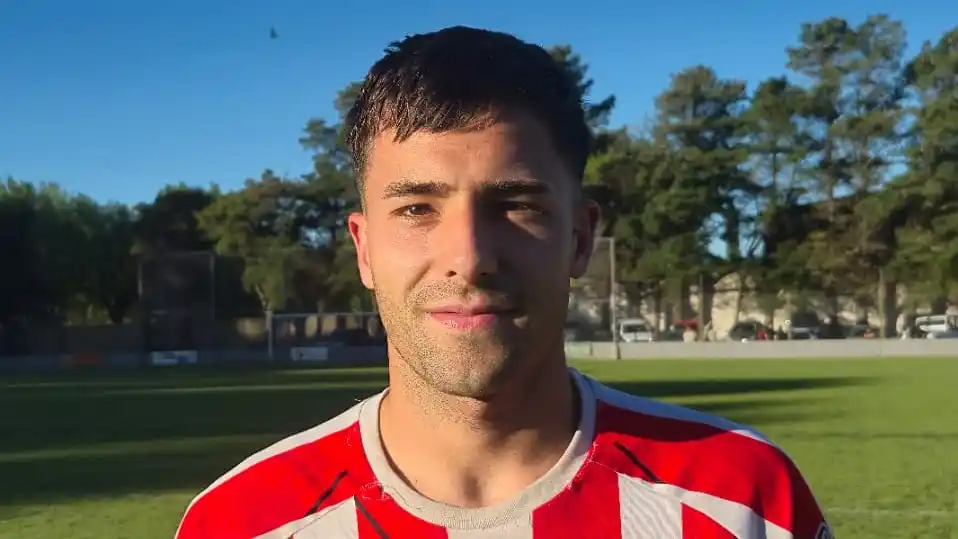 Juan Pedro Ardanaz, figura en el triunfo de Sportivo ante Del Valle