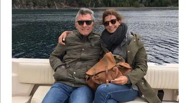 Macri sigue de vacaciones y navegando con Juliana Awada 