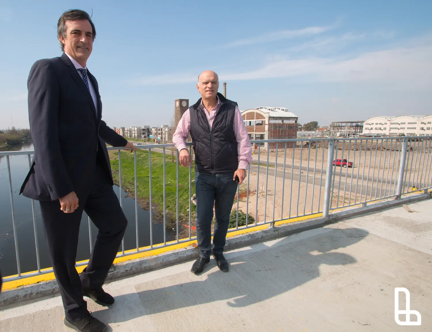 Grindetti y Esteban Bullrich recorrieron el avance de las obras del Puente Olímpico en Lanús