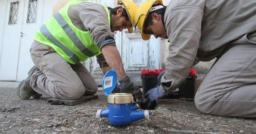 ASSA avanza con la instalación de medidores en la ciudad