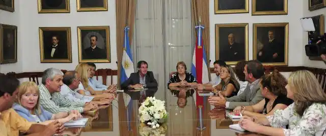 La primera oferta salarial de 2019 es del 15 por ciento para los docentes

