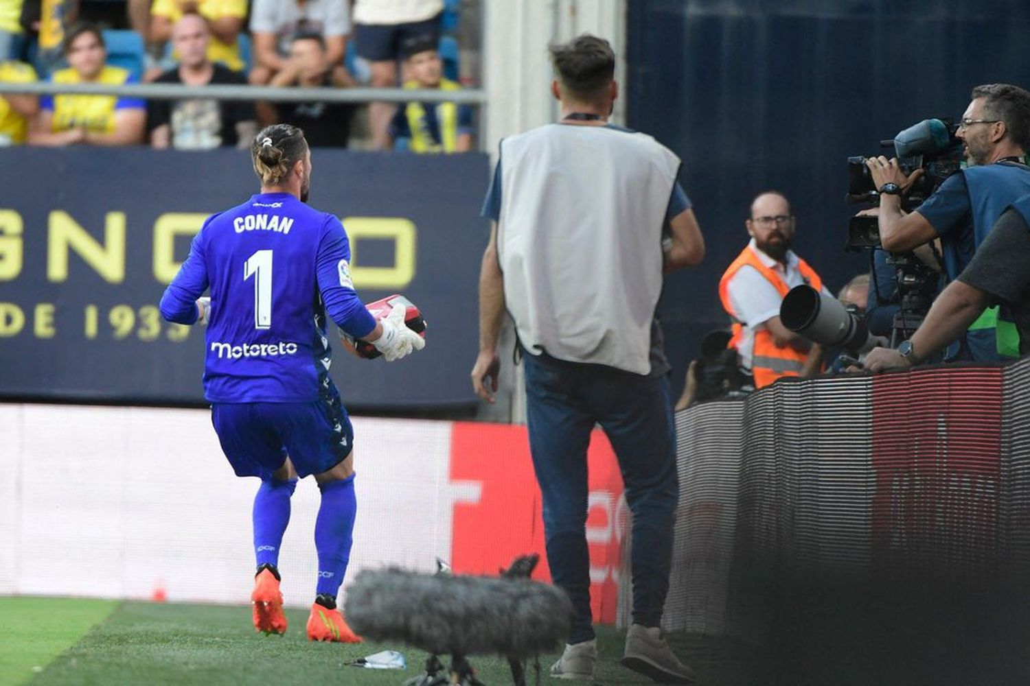 Liga española: un hincha se descompensó y el argentino Jeremías Ledesma le salvó la vida