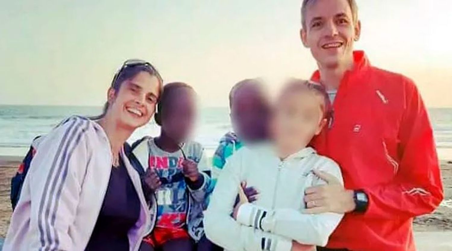 ¿Quiénes son los dos hermanos africanos abandonados y que están en proceso de adopción?
