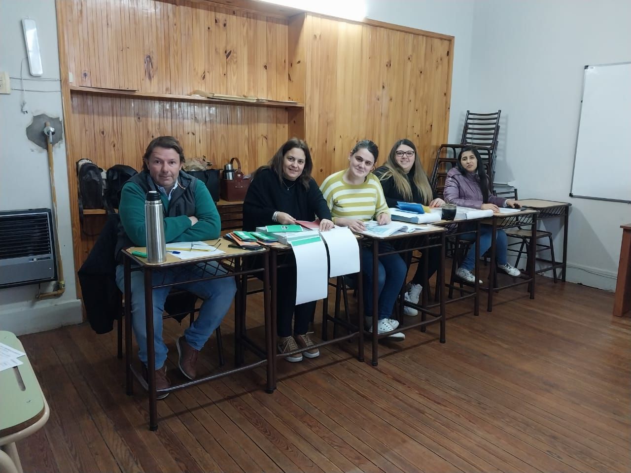 El frío también conspira en Villa Cañás contra la presencia de votantes