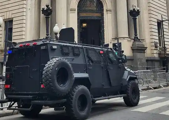 Antes de la llegada de Milei, evacuaron la Bolsa de Comercio de Rosario por amenaza de bomba