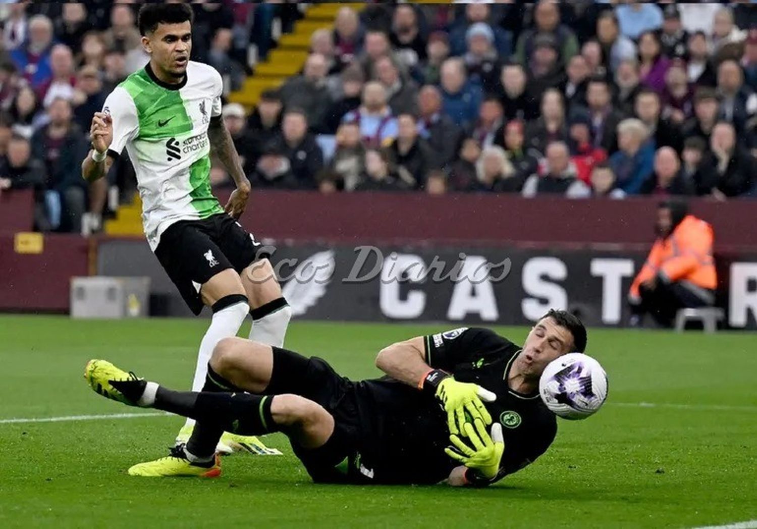 El error del Dibu Martínez en el empate ante Liverpool