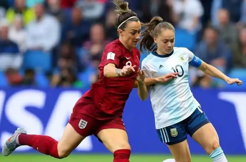 Argentina cayó ante Inglaterra y ahora está obligada a ganar