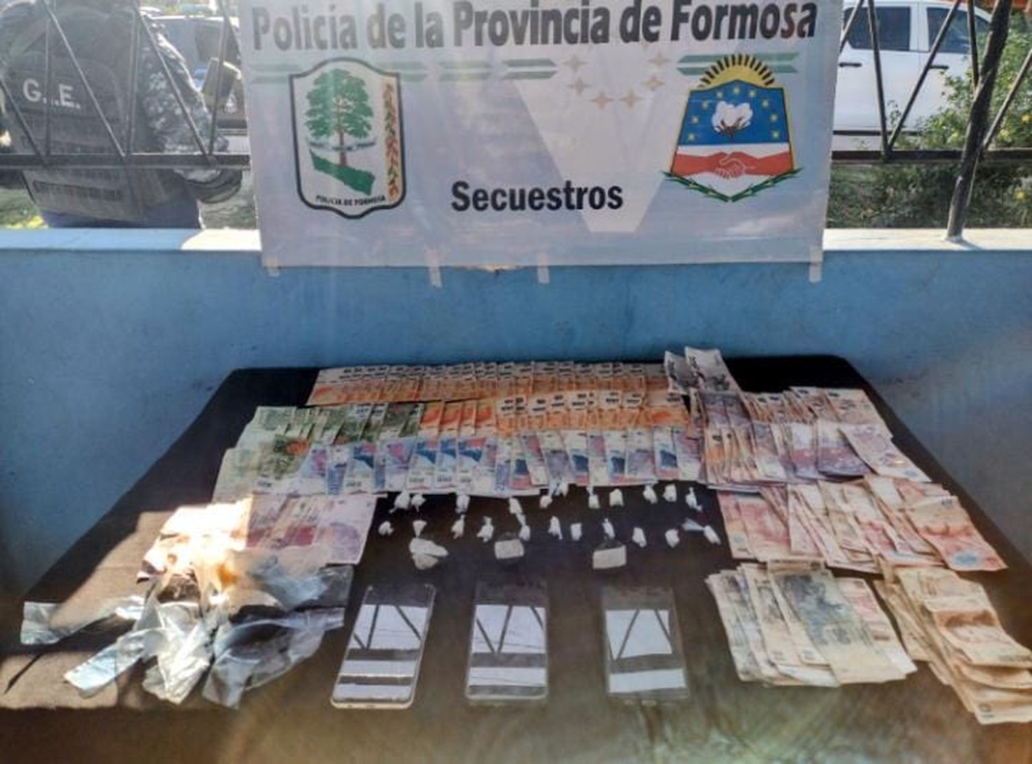 Desarticularon un centro de distribución de droga y secuestraron cocaína de máxima pureza