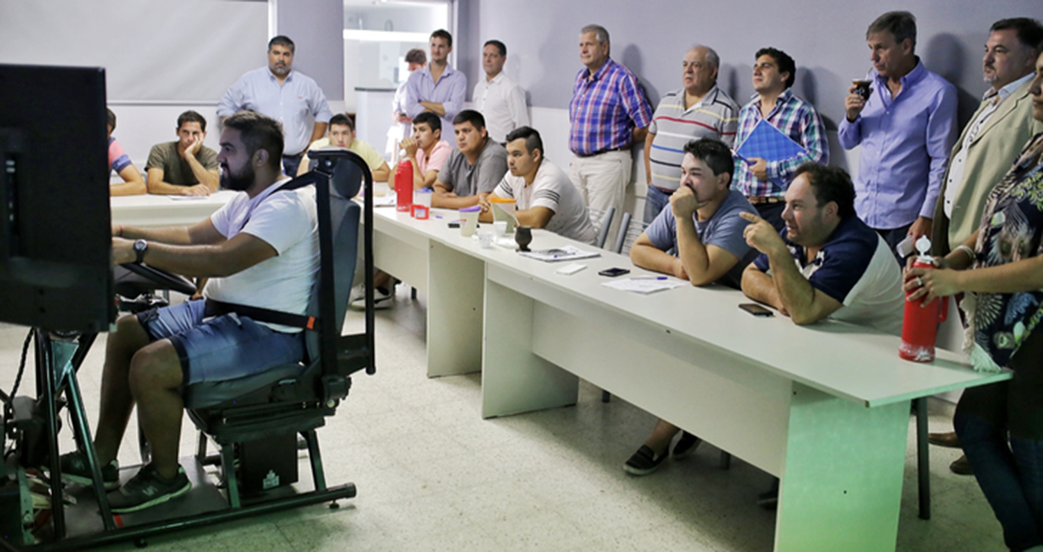 Reunión del Intendente con autoridades de AAUCAR