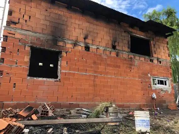 La familia que perdió todo en un incendio en Año Nuevo fue recibida por el Intendente y obtendrá ayuda