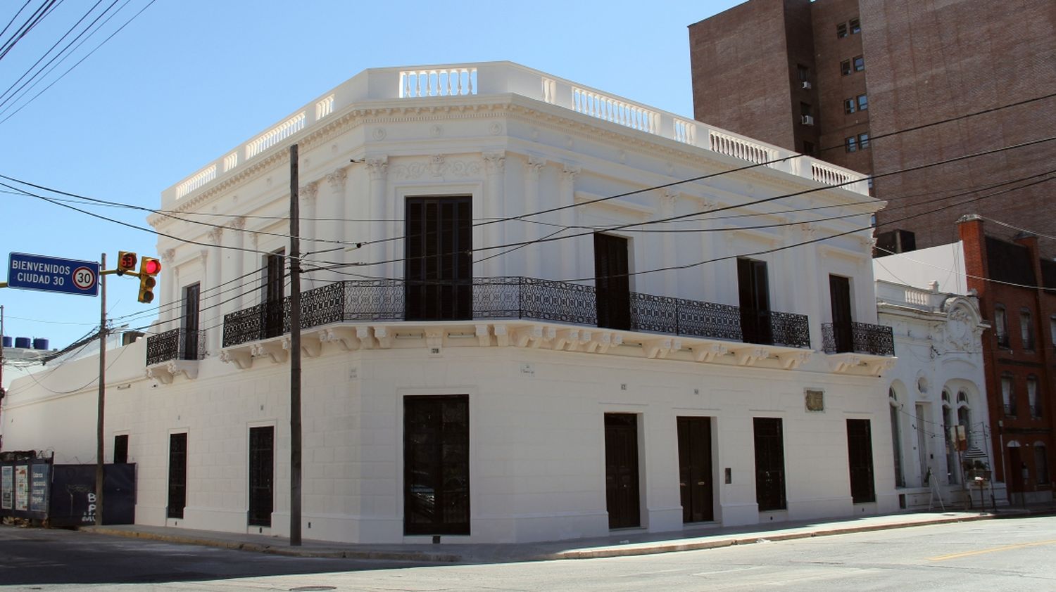 Ultiman detalle para la reapertura de La Casa del Brigadier