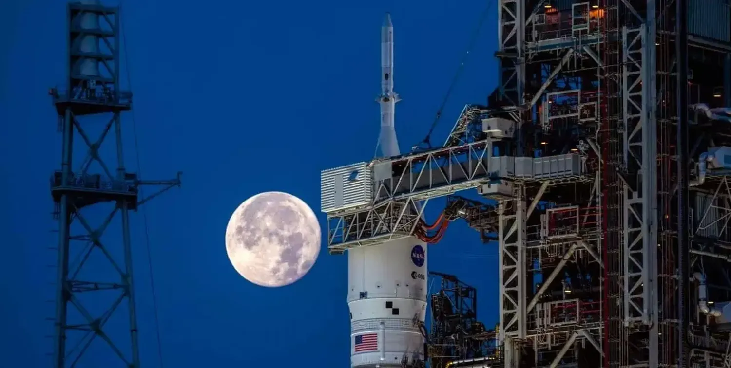 La NASA lanza hacia la Luna a Artemis, el cohete más poderoso 