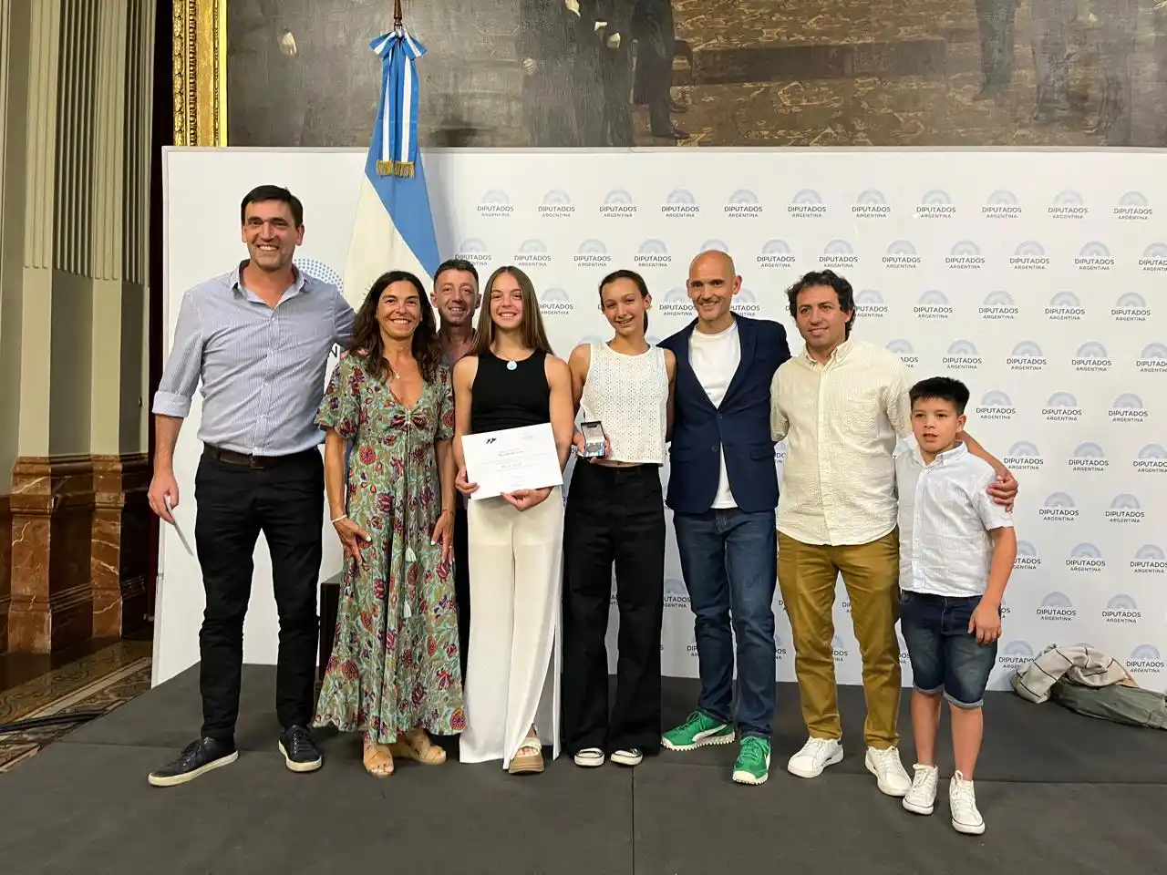 Jóvenes deportistas tandilenses fueron distinguidos por la Cámara de Diputados.