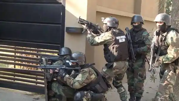 Video: Así entraba el Grupo Halcón a la casa de López en Tigre