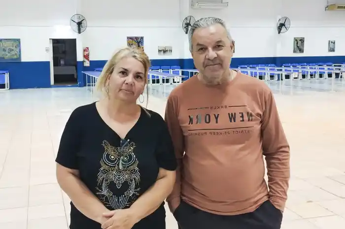 club abuelos palmieri abuelos unidos Lorena Aragno,  presidenta del Club de Abuelos de calle Palmieri / Hugo Vegetti, presidente del Club de Abuelos Unidos de Rafaela - 1