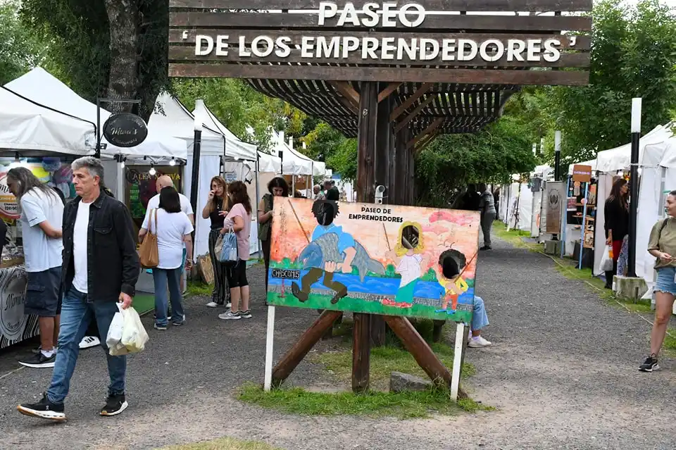 Paseo de Artesanos y Emprendedores