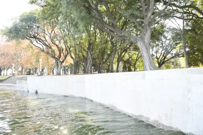 Renovación en la costanera de Chascomús: Habilitado el nuevo tramo de muralla desde Lastra hasta el espigón de pesca