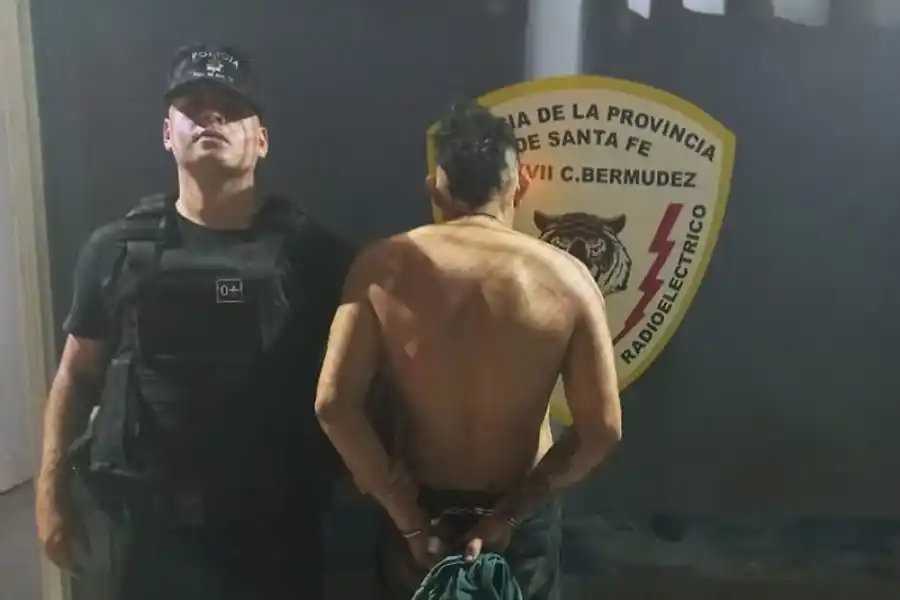 Capitán Bermúdez: está tan perdido que le "afanó" hasta a la madre