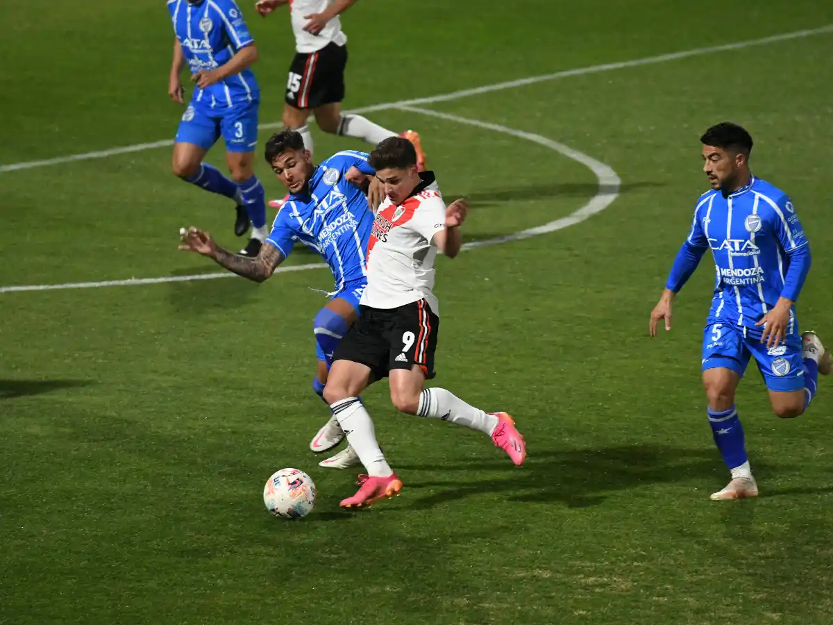 River tropezó en Mendoza