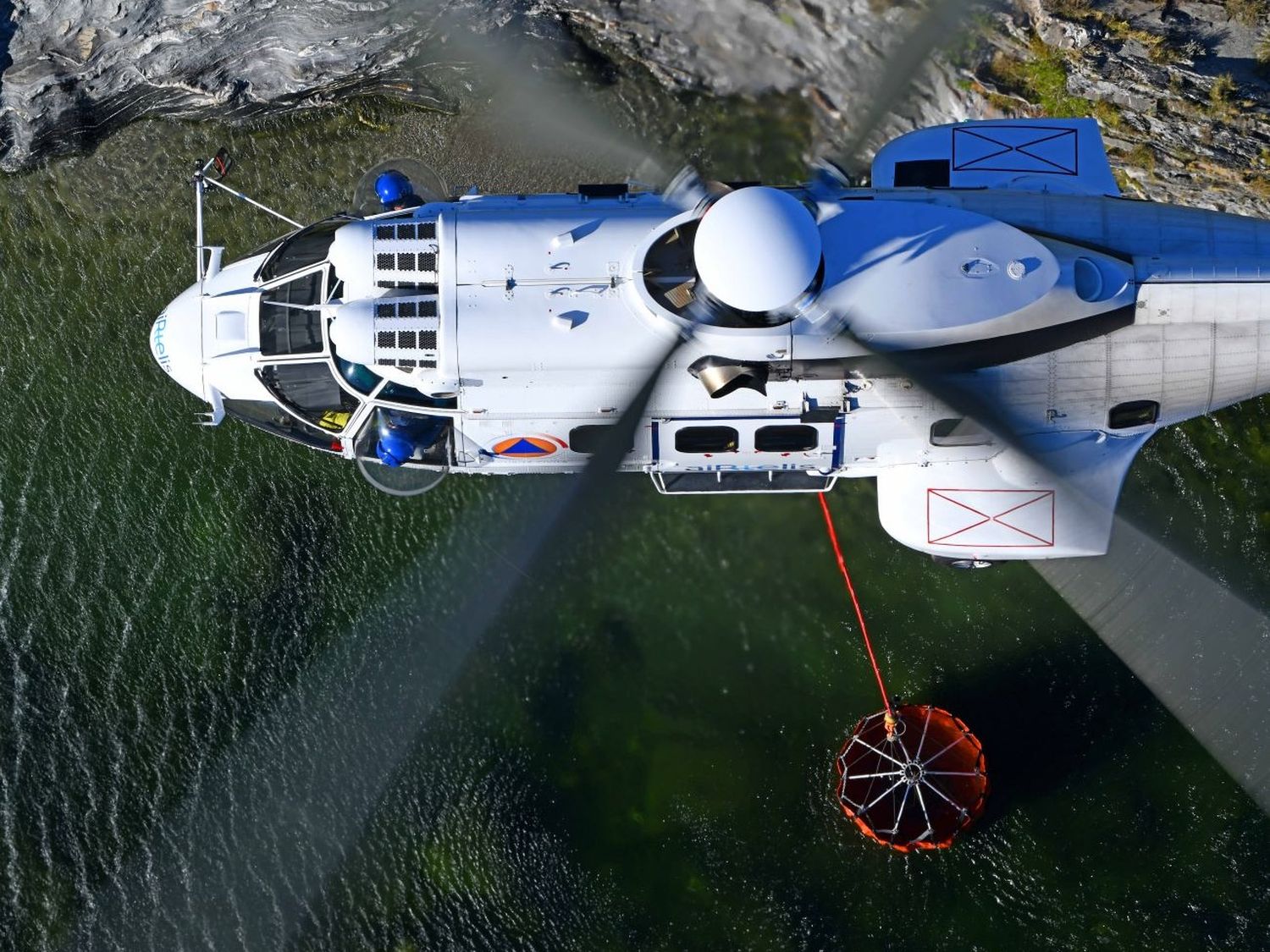 Grecia adquiere ocho helicópteros Airbus H215 para reforzar la lucha contra incendios forestales