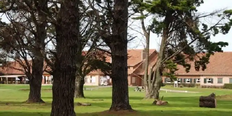 El “20° Aniversario Golf Center” fue furor en Acantilados