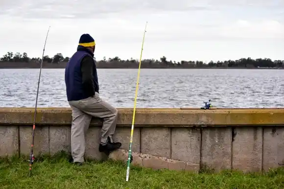 Del 1º de septiembre al 1º de diciembre rige la veda del pejerrey en Chascomús