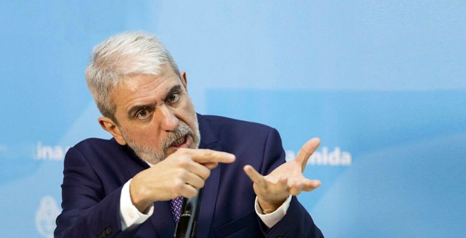 Aníbal Fernández: “es un horror” que Wado “le pida explicaciones” al Presidente