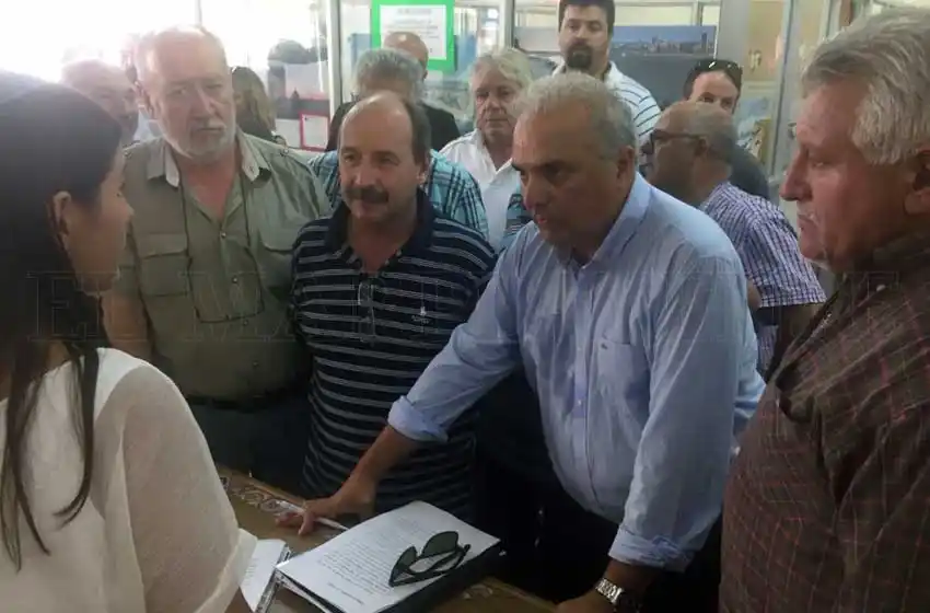 Exigen que la Justicia declare a Uber como un "transporte ilegal"