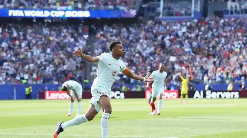 Mbappé marcó un nuevo gol, el primero de Francia, aunque antes le habían atajado un penal.