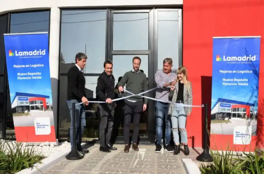 El Ministro López y el Intendente Watson inauguraron un centro de distribución y recorrieron obras