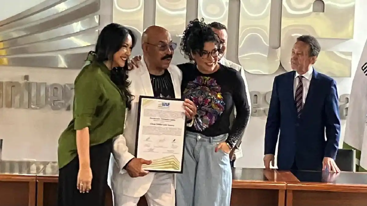 ¡SABROSOOOO! El sonero Óscar D’ León recibe doctorado honoris causa de la Universidad Nueva Esparta (+Video)