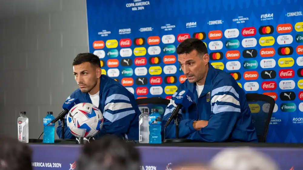 "Altera que no juegue Leo, intentaremos que esté. Después, si no está, buscar lo mejor para el equipo", señaló el entrenador.