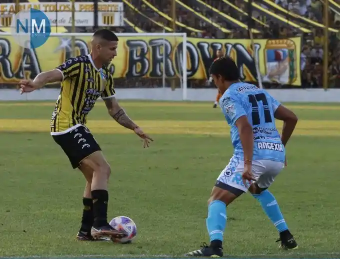 Almirante Brown empató pero sigue arriba en la zona A