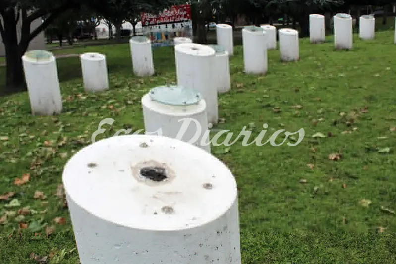 Actos de vandalismo en el Paseo de la Memoria