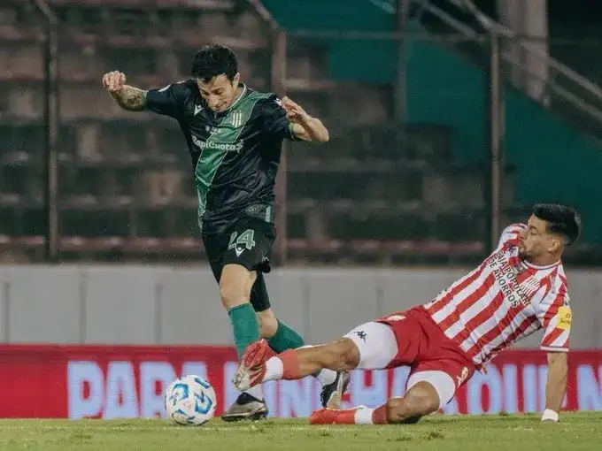 Banfield se medirá con Midland en la próxima instancia.